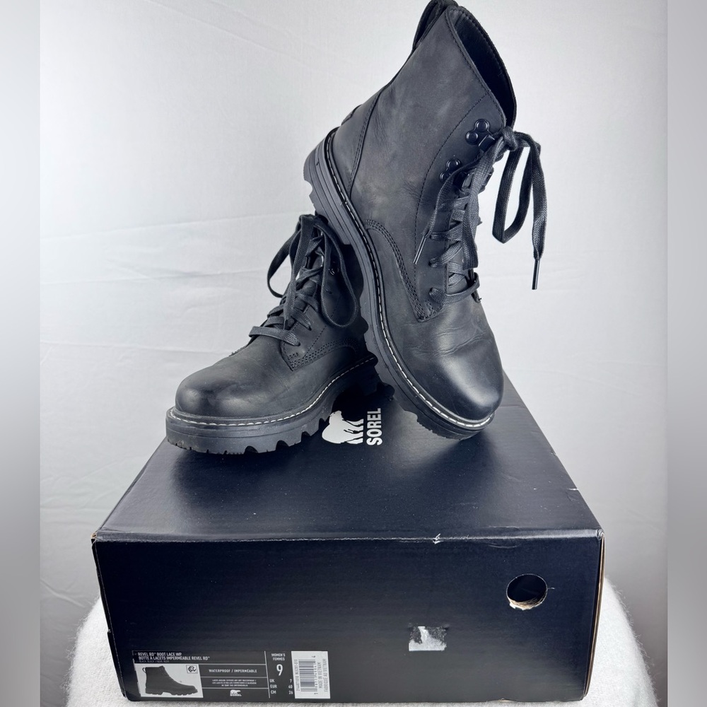 Sorel Revel RD Lace up waterproof boot Size 9